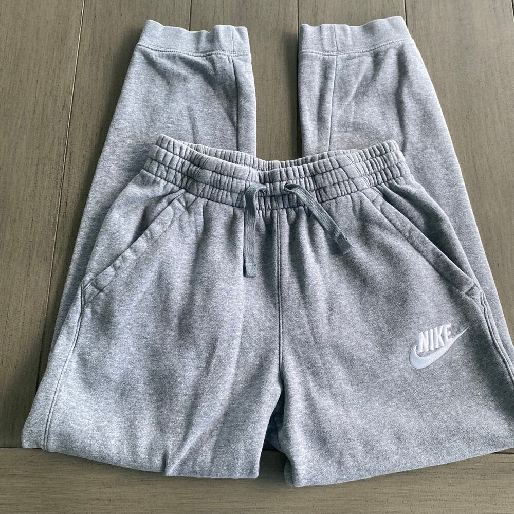 Nike Kids Sweatpants • Large • Black • Pockets • Elastic Waist & Ankles